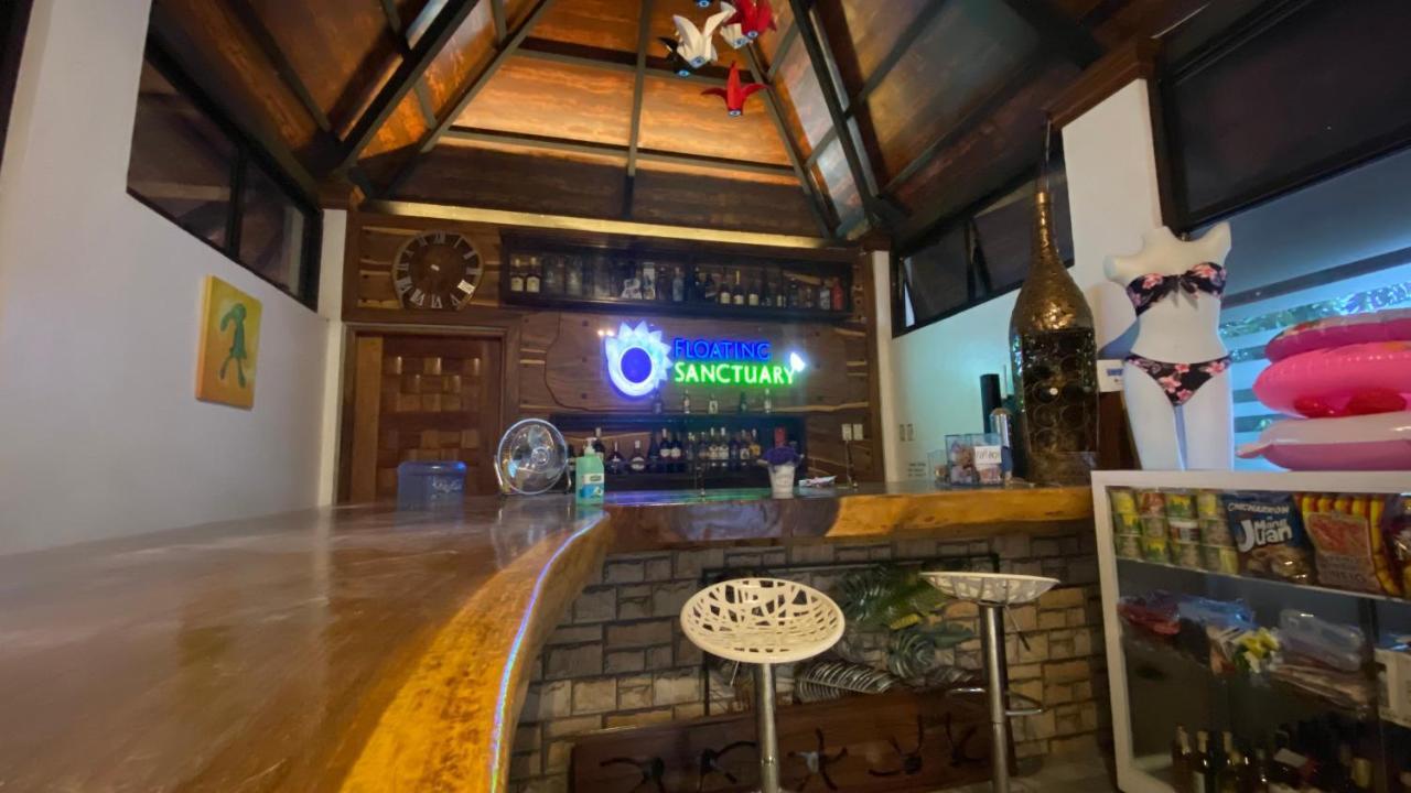 Floating Sanctuary Resort Powered By Cocotel Bulacan Esterno foto