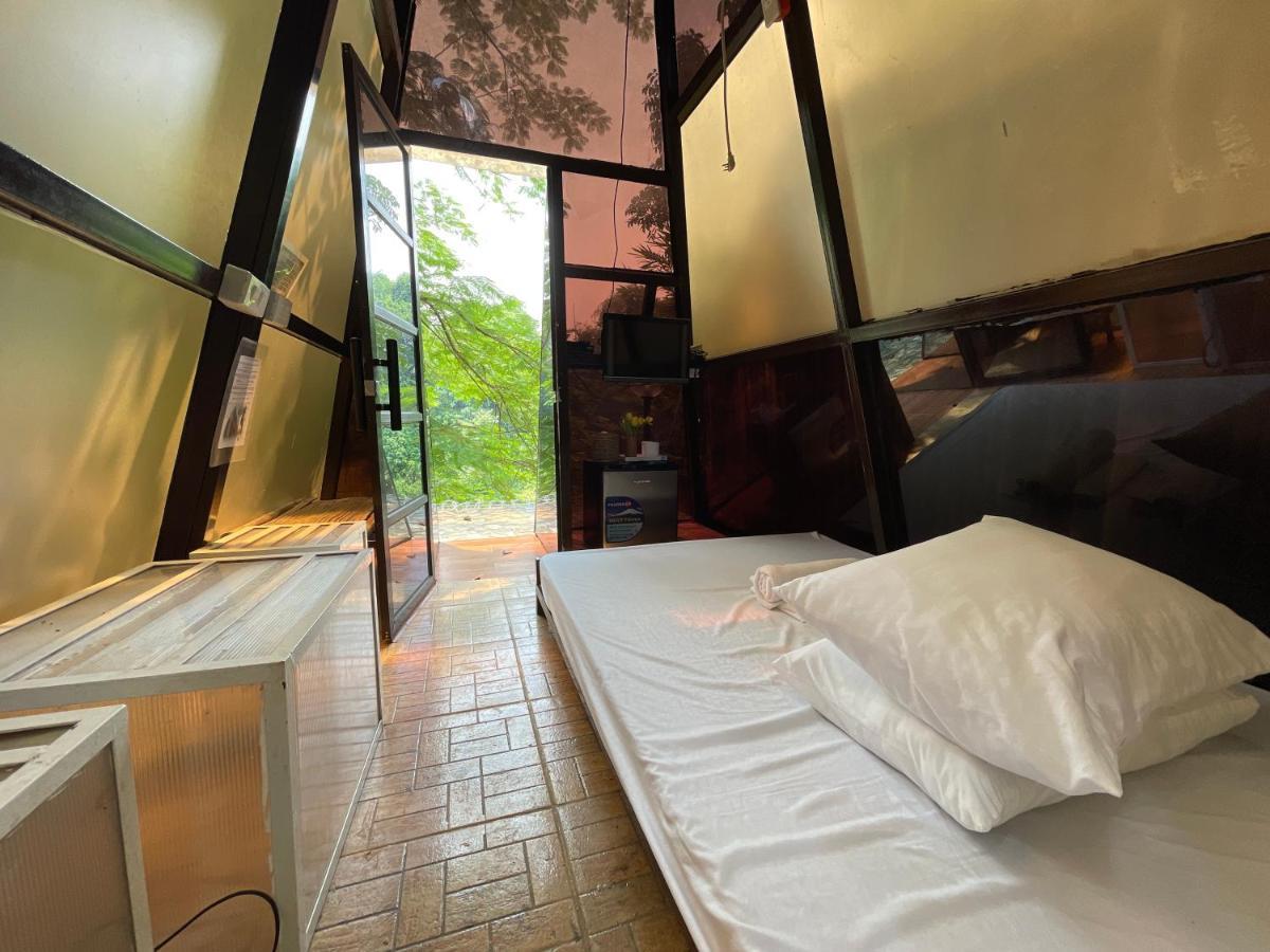 Floating Sanctuary Resort Powered By Cocotel Bulacan Esterno foto