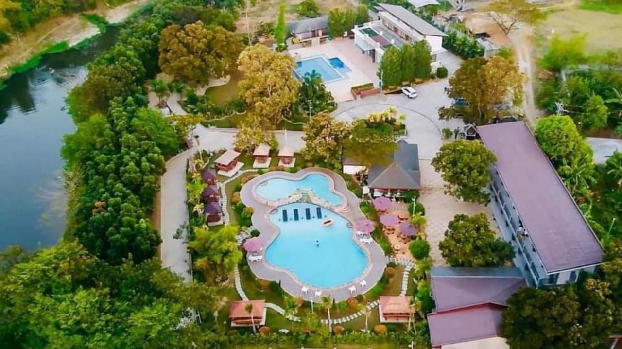 Floating Sanctuary Resort Powered By Cocotel Bulacan Esterno foto