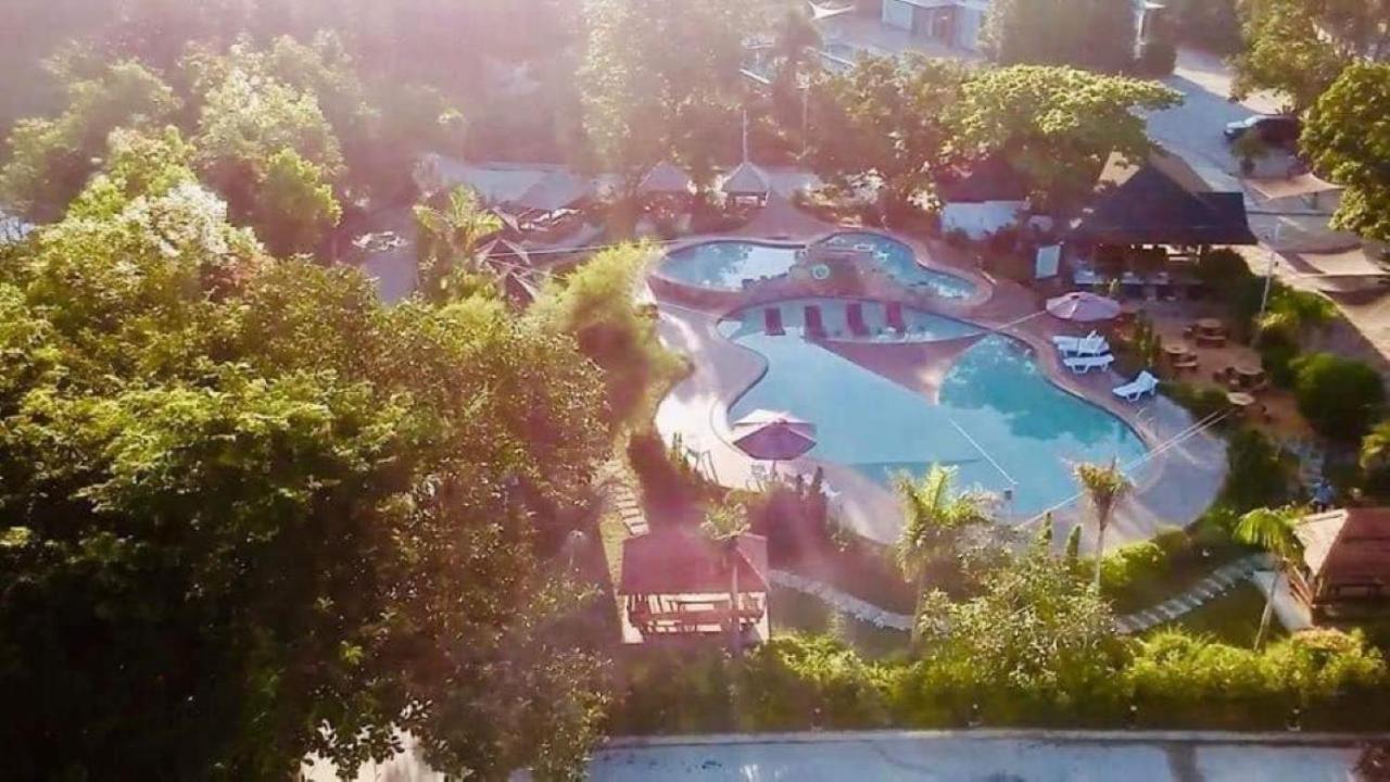 Floating Sanctuary Resort Powered By Cocotel Bulacan Esterno foto